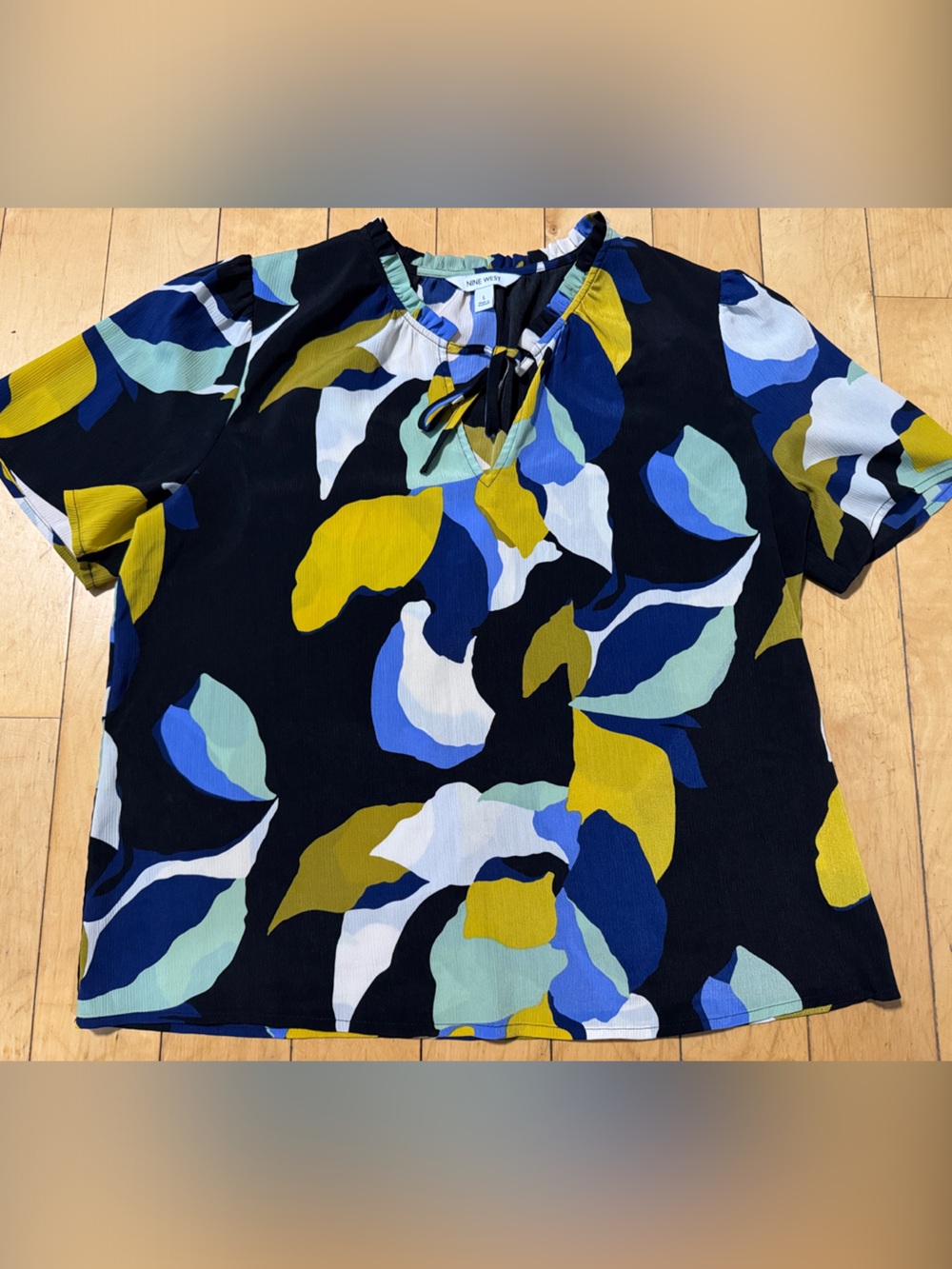 Nine West Multicolor Leaf-Print Tie-Neck Blouse